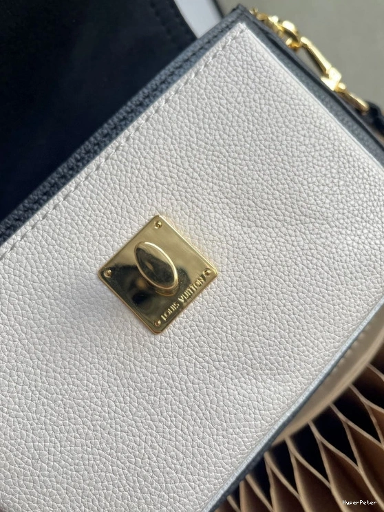 VUITTON LOCKME LOUIS TENDER 0724